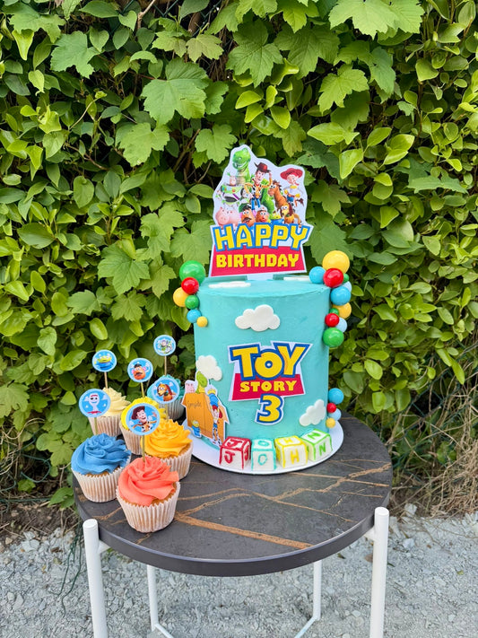 Fondant figures Cake